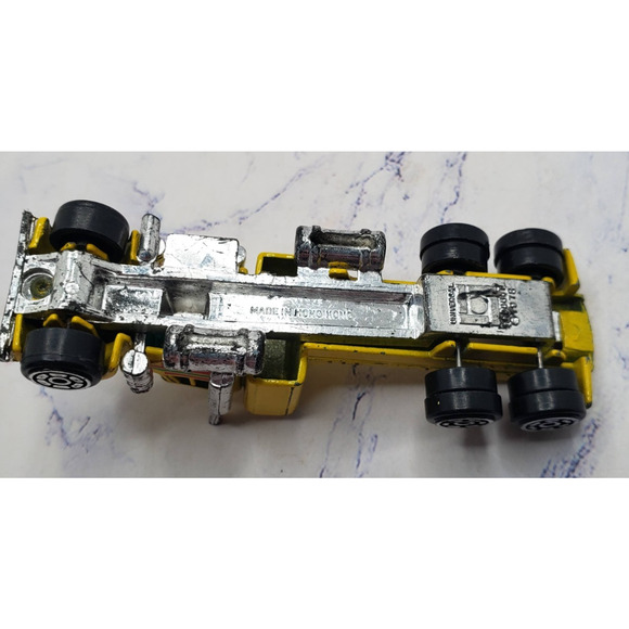 Yellow Peterbilt T560 Rig Cab Truck 1/87 HO 1978 Universal Products K-Mart HK - Picture 6 of 6